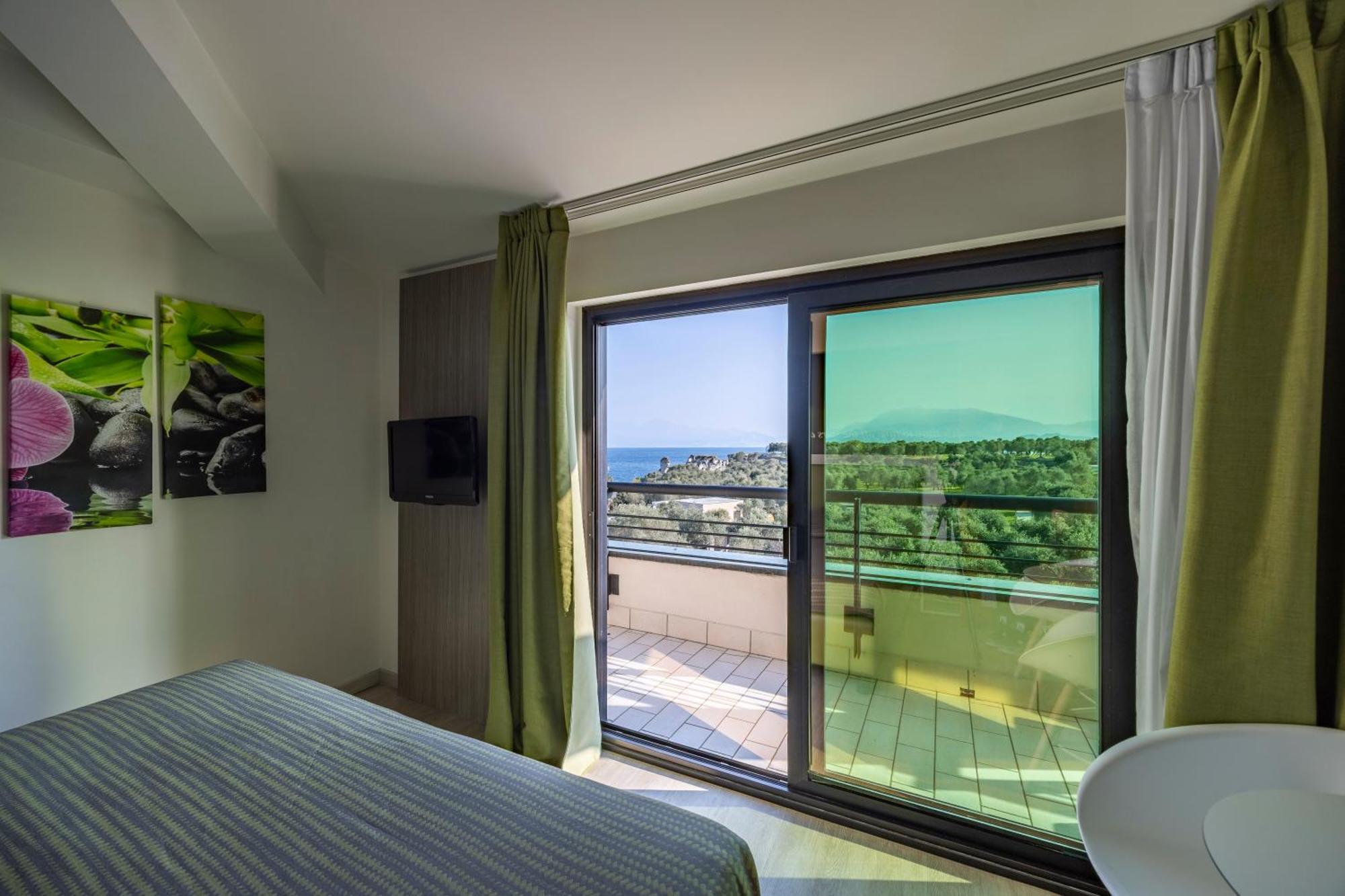 Hotel Ideal Sirmione Exterior foto
